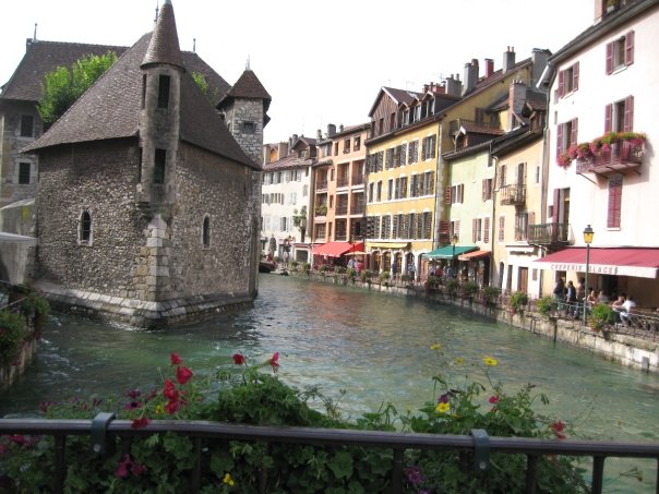 n570765257_4316132_8300