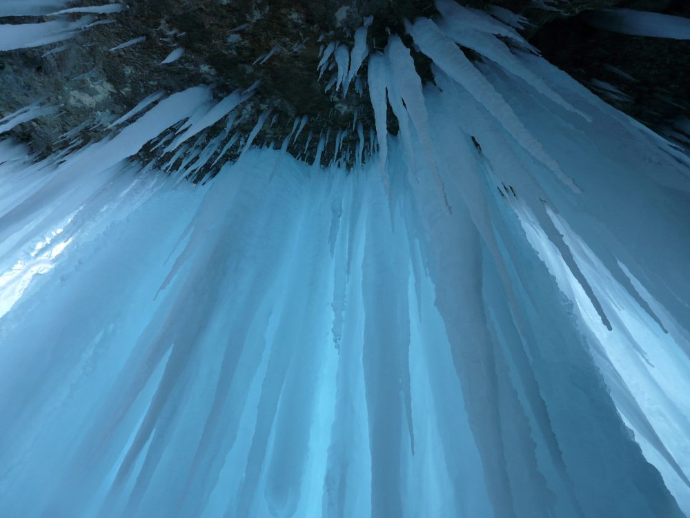 cave-cold-frozen-86730.jpg